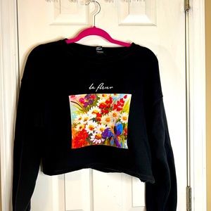 Forever 21 Crop Sweatshirt Top with La Fleur Wording
